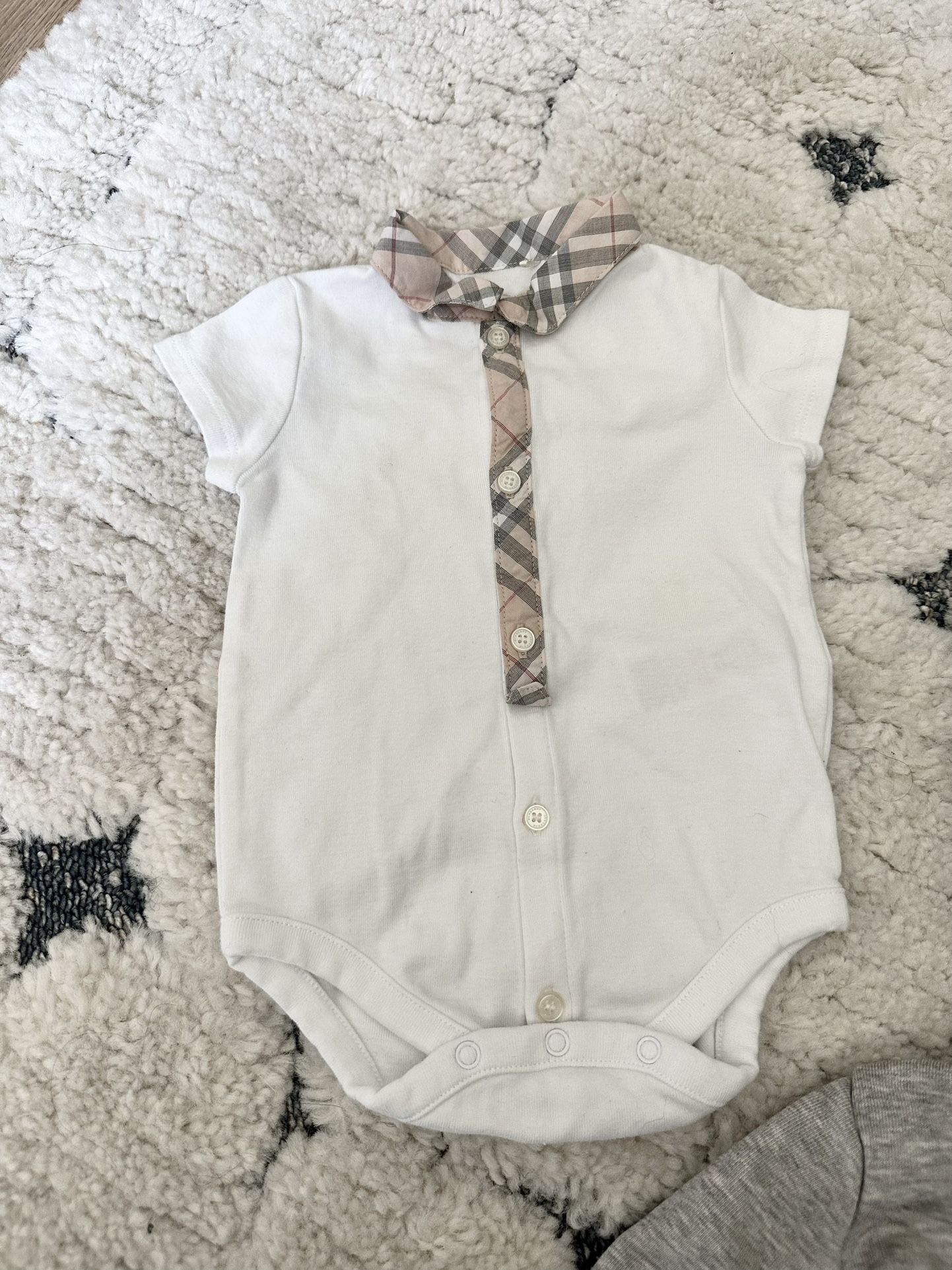 Burberry baby shop onesie