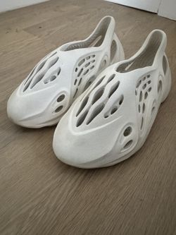YEEZY FOAM RNR