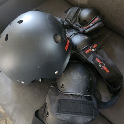 Eightball kids Helmet and knee pads