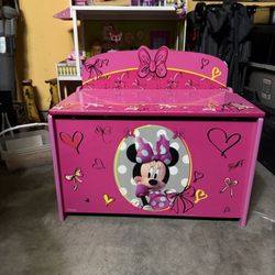 Minnie Mouse Chest