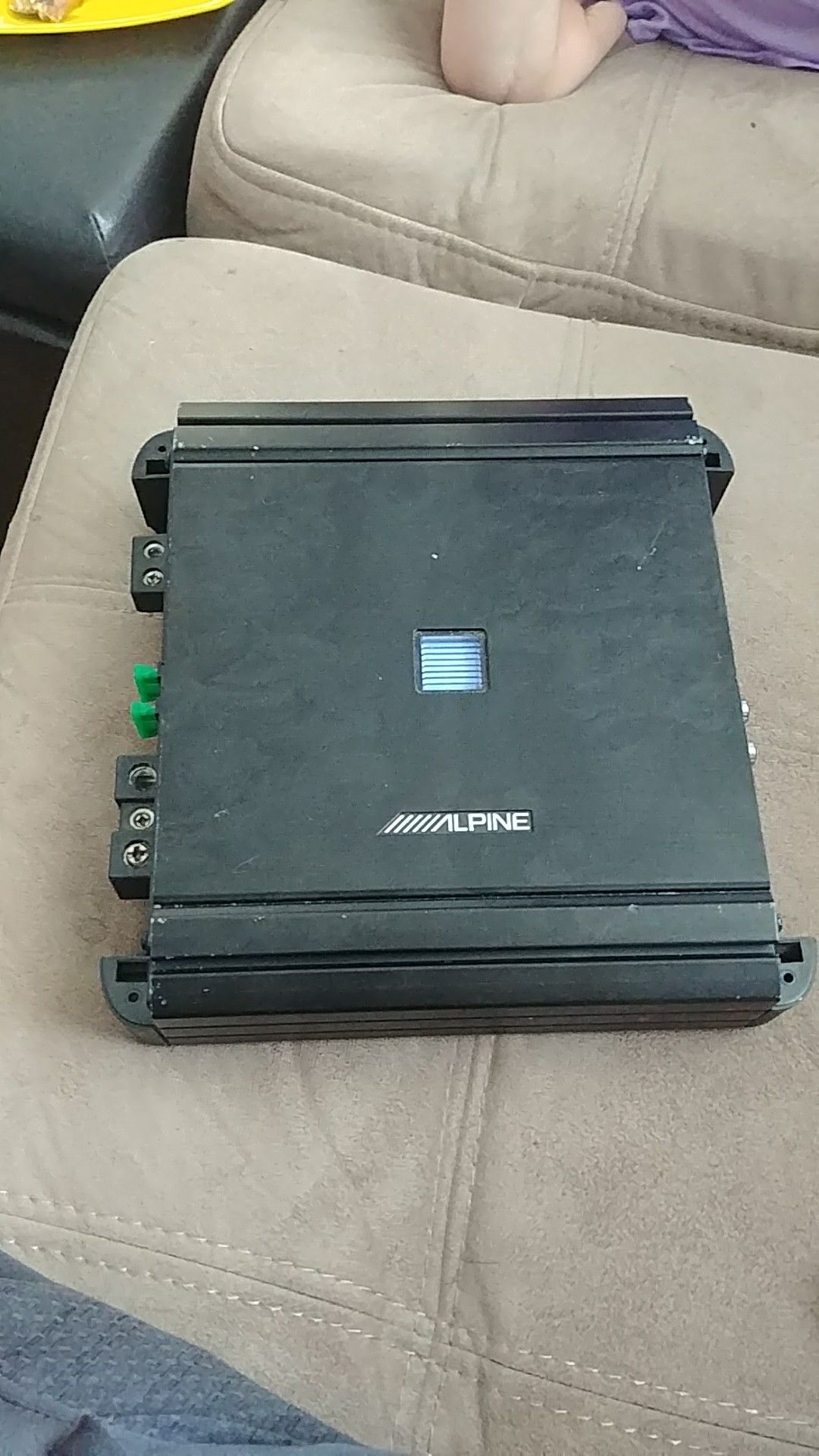 500 watt Alpine amp