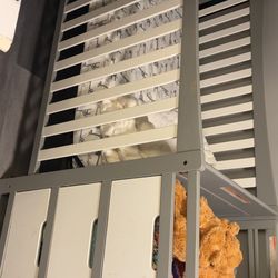 Graco Crib With Drawers