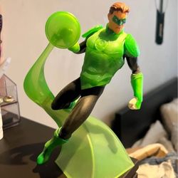Green Lantern Statue 