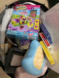 **FREE** bag of toys and trinkets !