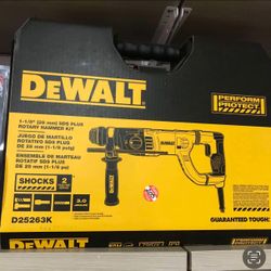 Dewalt New 1 1/8” Rotary Hammer Kit 
