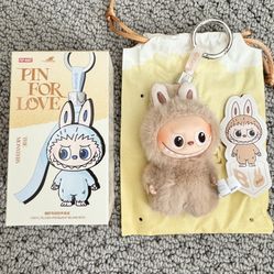 🩷 POP MART Labubu THE MONSTERS PIN FOR LOVE Vinyl Plush Pendant – Letter B