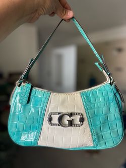 Super Rare Y2K Guess Shoulder bag