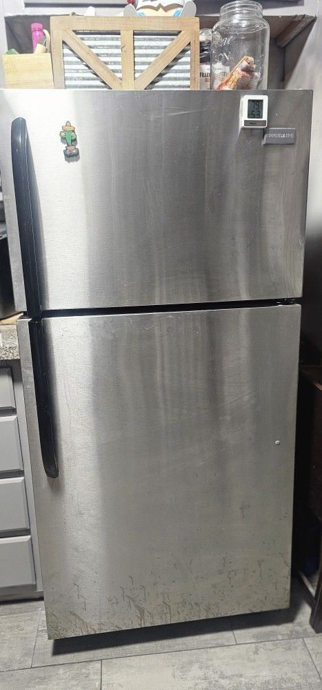 Frigidaire Refrigerator