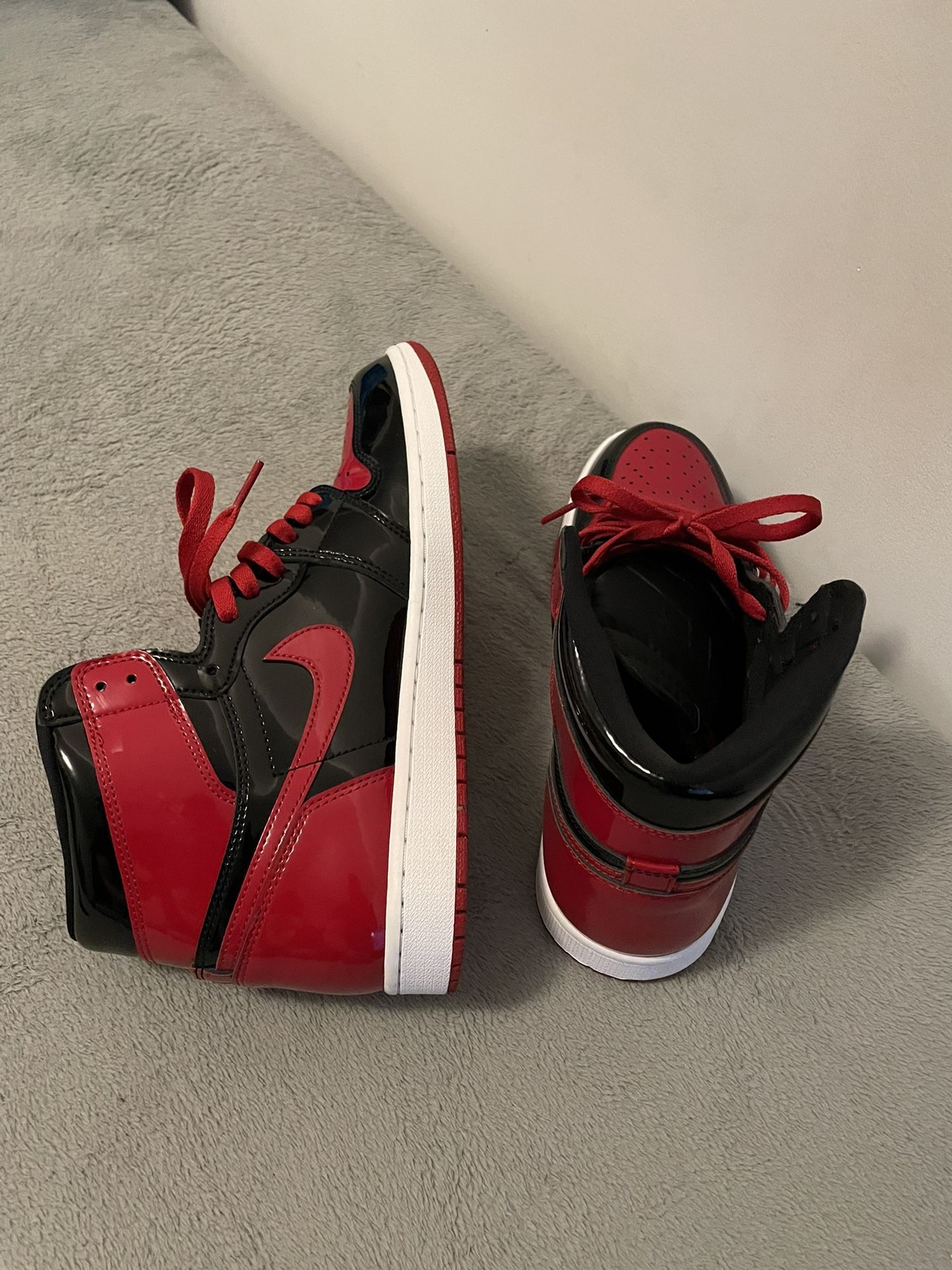 Nike Air Jordan 1 High OG Patent Bred Black Varsity Red White / size 10.5