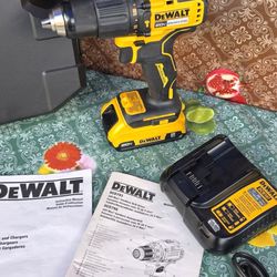 DEWALT 
20-VOLT MAX LITHIUM ION BRUSHLESS CORDLESS  1/2 IN  HAMMER DRILL KIT
