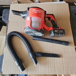 Milwaukee Vacuum + Battery - Used