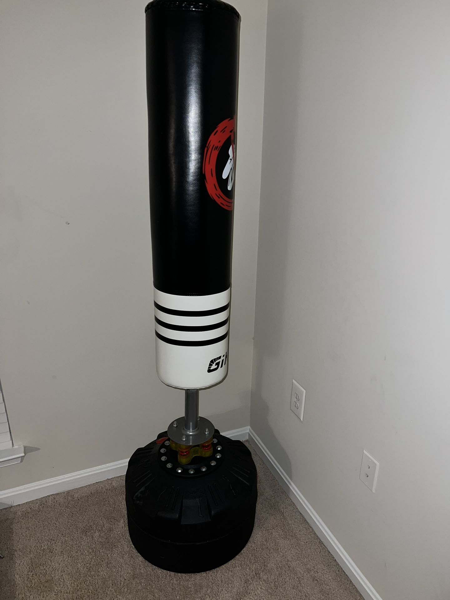 🥊 Free-Standing Punching/Kickboxing Bag – $75