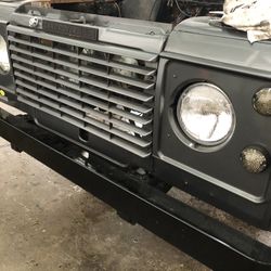 Land rover defender grill with headlights