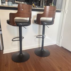 set of barstools