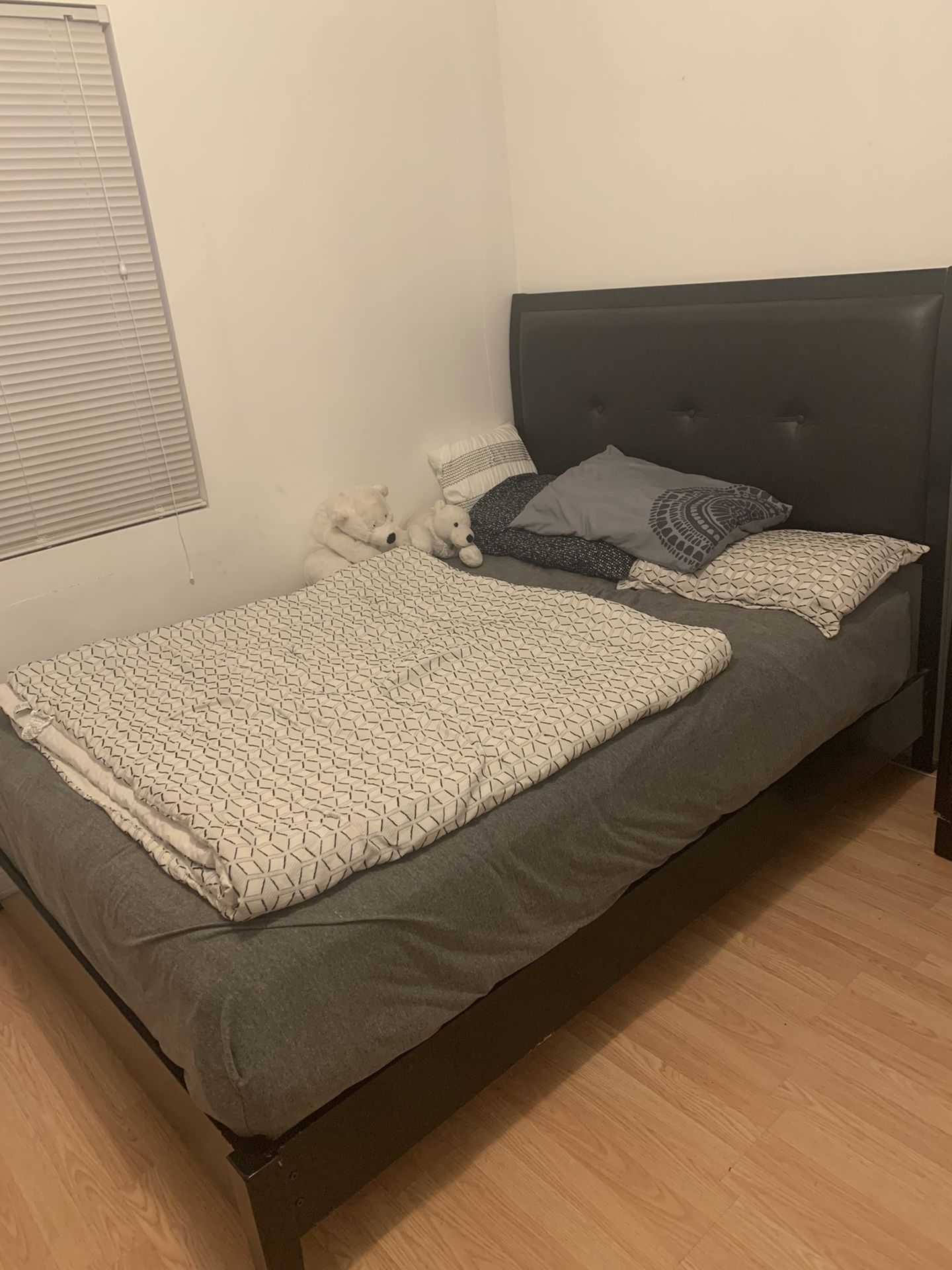 Full Size Bed