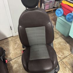 2013 Fiat 500 drivers side front seat OEM