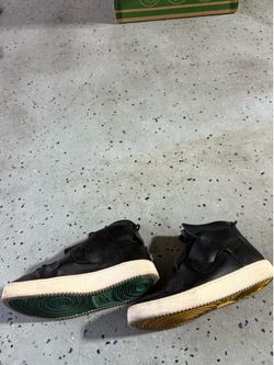 Women’s Nike Shoes 9.5