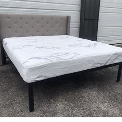 New 12” Cloud Memory Foam King Size Mattress ONLY $300 Or $400 With Platform Bed Frame ( Headboard Not Included )