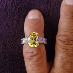 Elegant Sterling silver Cushion Cut Canary Yellow Center Stone Cocktail Ring Size 8 