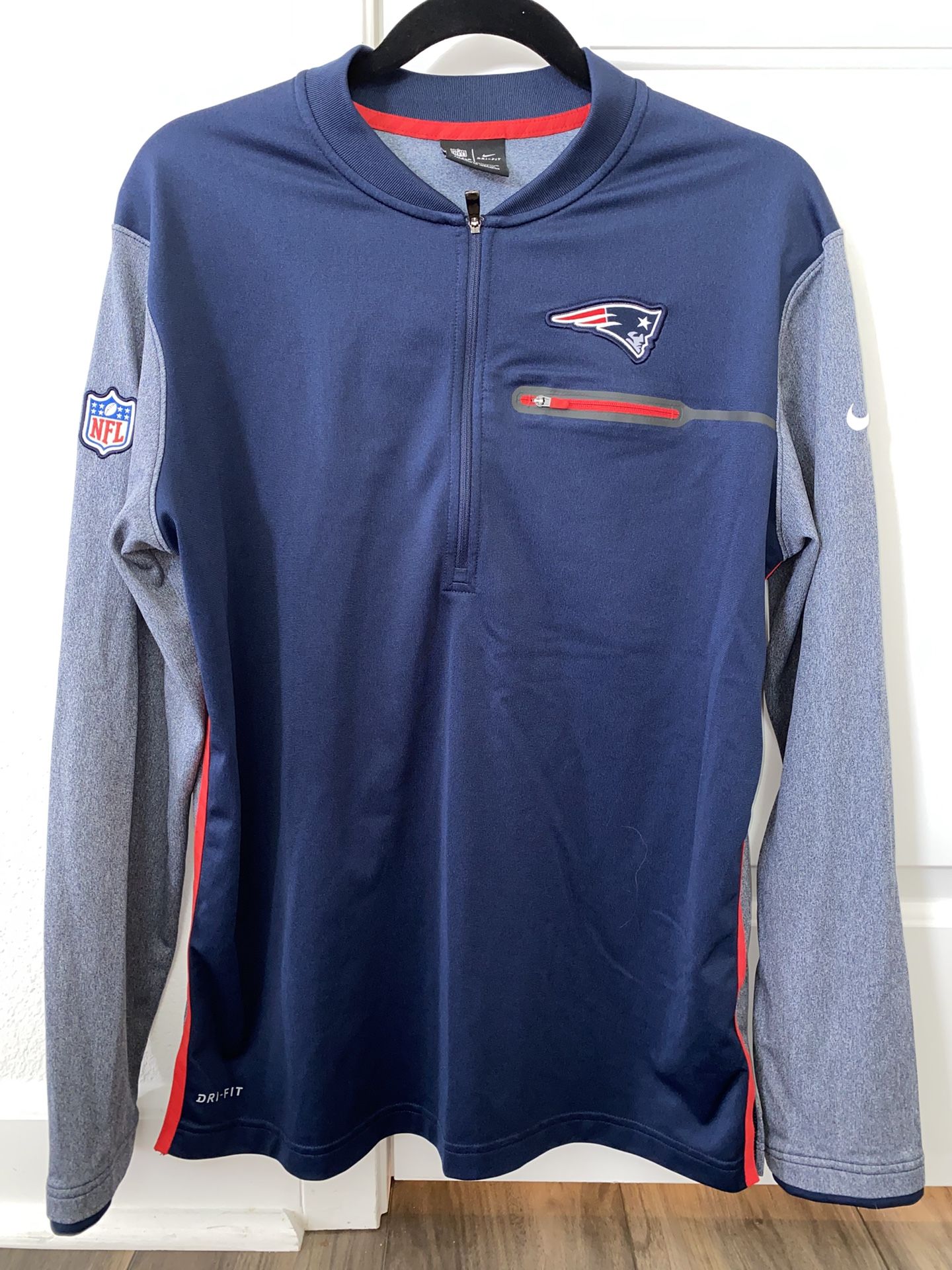 Nike Men’s New England Patriots 3/4 Zip Pullover Size M