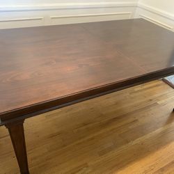 Dining Room Table / Solid / 350 OBO