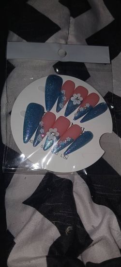 Blue Glitter Press-On Nails with Flower Detail