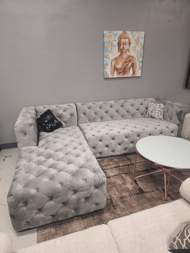 Left Face Chaise Sectional