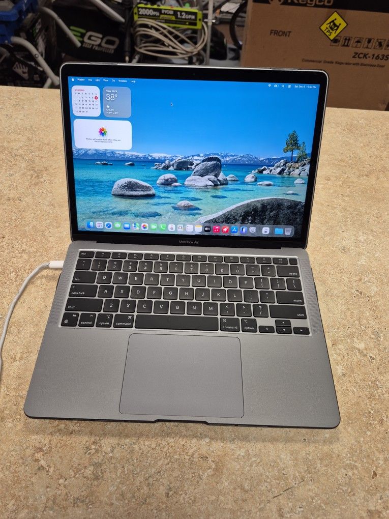 Apple Macbook Air 13" M1 2020 Model Tahoe OS
