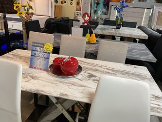 🚨🚨Beautiful 5 Pc Dining Table With 4 Chairs  Only $899 Last One 🚨🚨