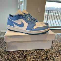 Jordan 1 Low UNC Women’s Size 12/Mens 10.5