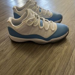 Jordan 11 UNC