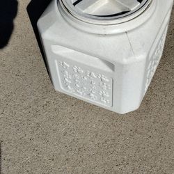 Dog Or Cat Food Container 