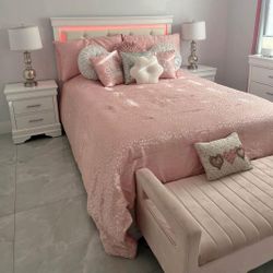 Bedroom Set. Ask For Price 