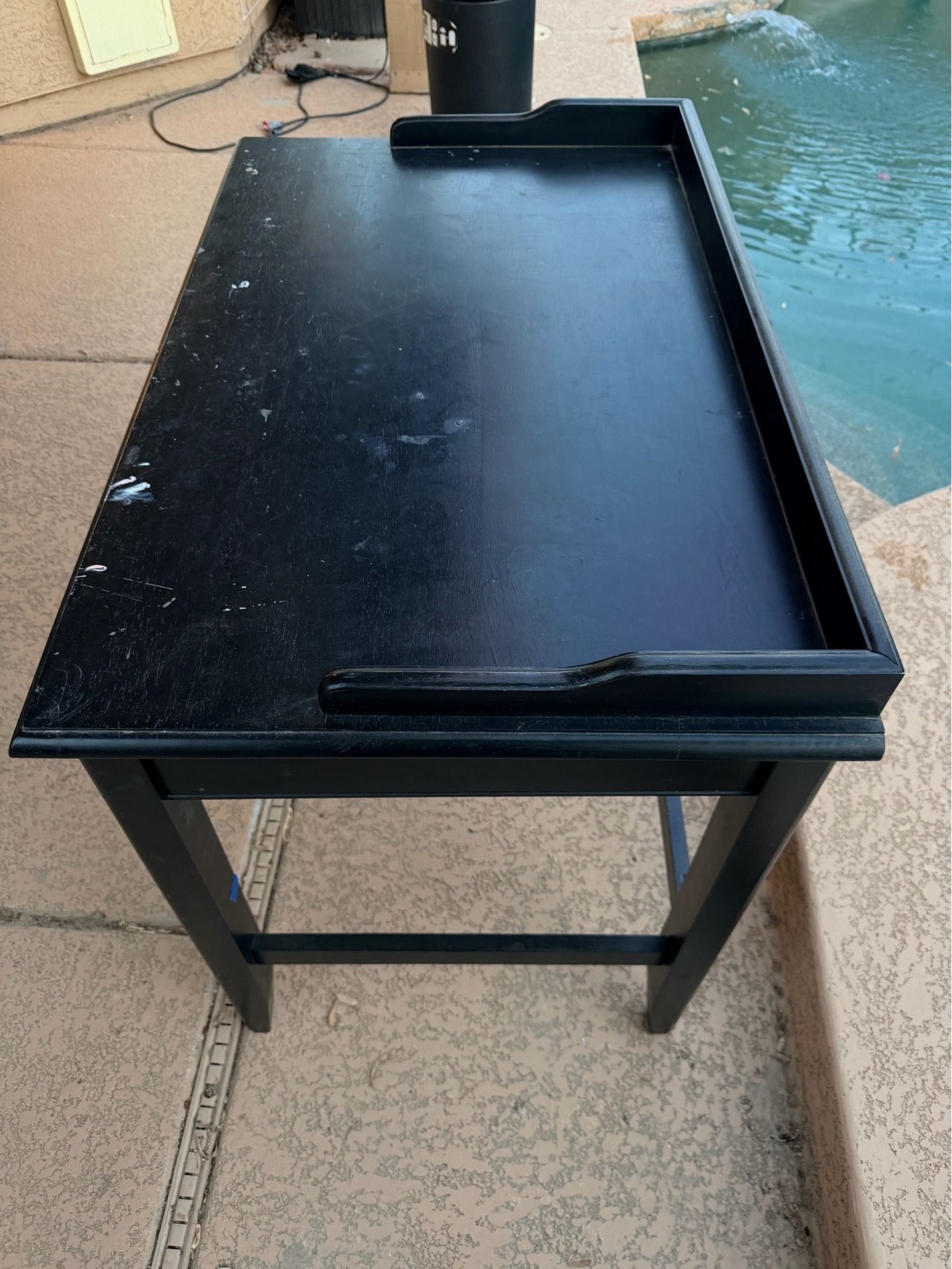 Free desk Chandler blvd and 48th st