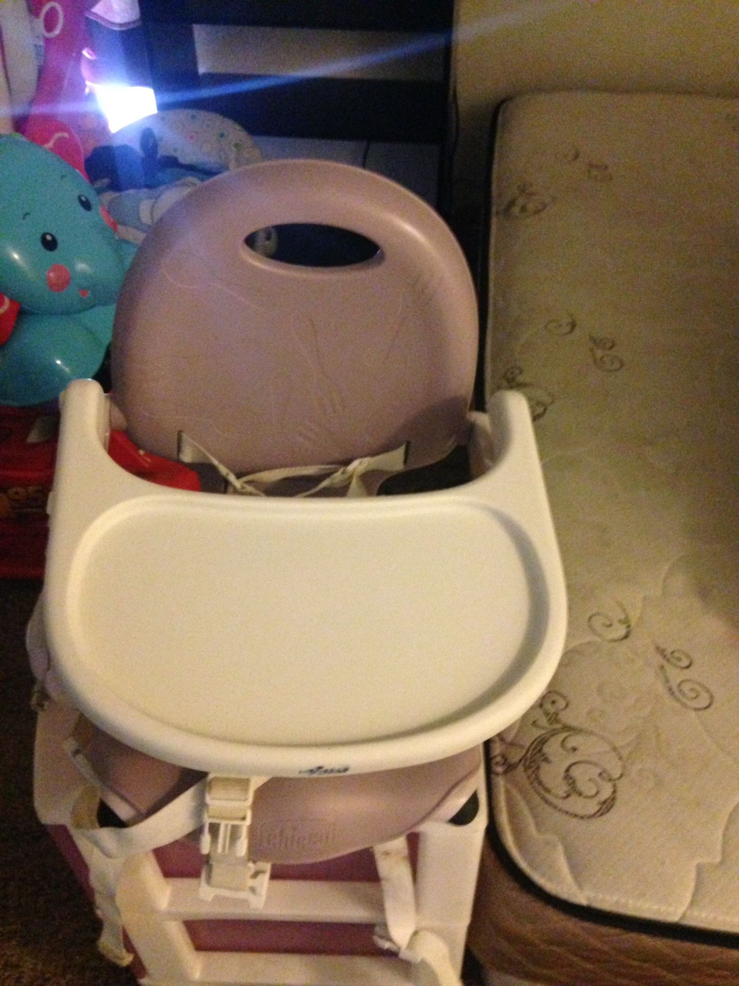 Fold up toddler high chair /booster seat