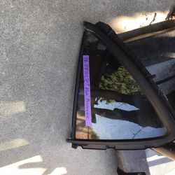 SMALL GLASS BACK DOOR PASSENGER SIDE 2016 TOYOTA PRIUS “”C””