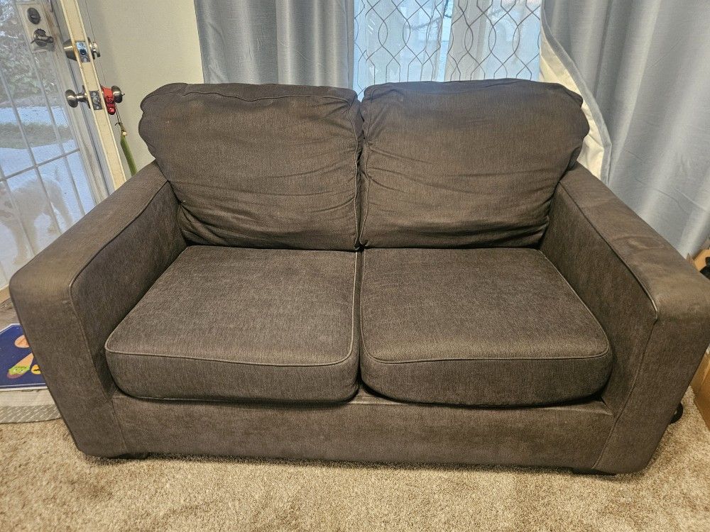 Loveseat/sofa