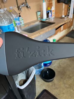 FIZIK GRAVITA ALPACA X5 BIKE SADDLE (new bike take off)