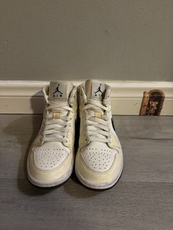 Jordan 1 Mid Coconut Milk (Women's)