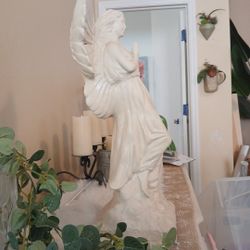 Stunning Angel Sculpture, Very Detailed & Proportioned, With Slight Velvet Vase. Stands 17.6" From Base To Wing Tips,it's Old, Was My Great Grannys
