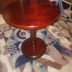 Wooden Pedestal Round Table 