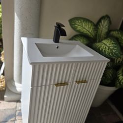 Cabinet with sink