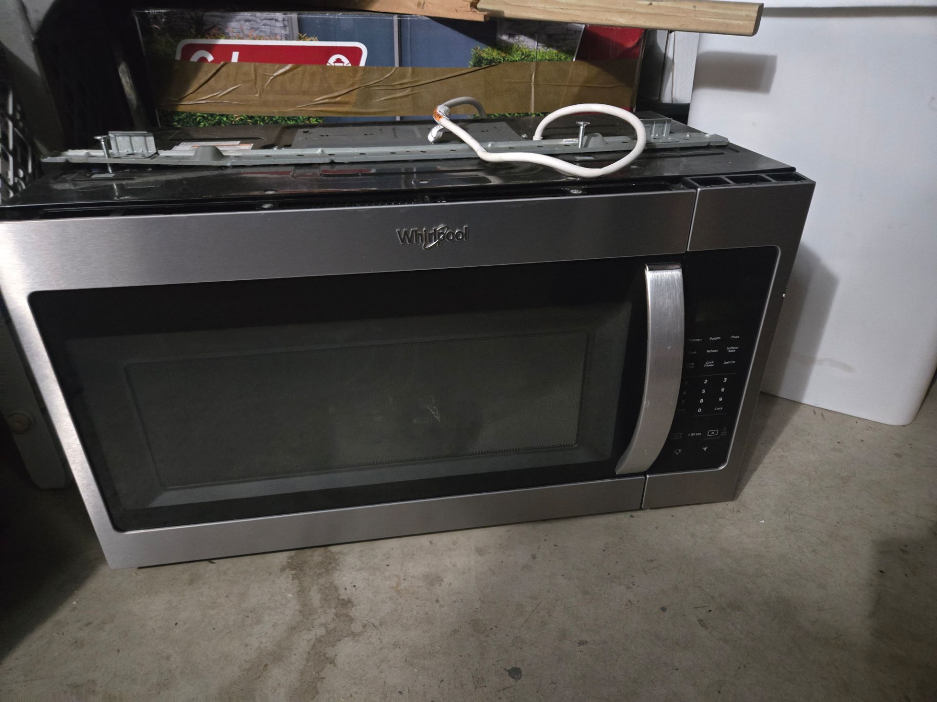 Whirlpool microwave mint condition!!