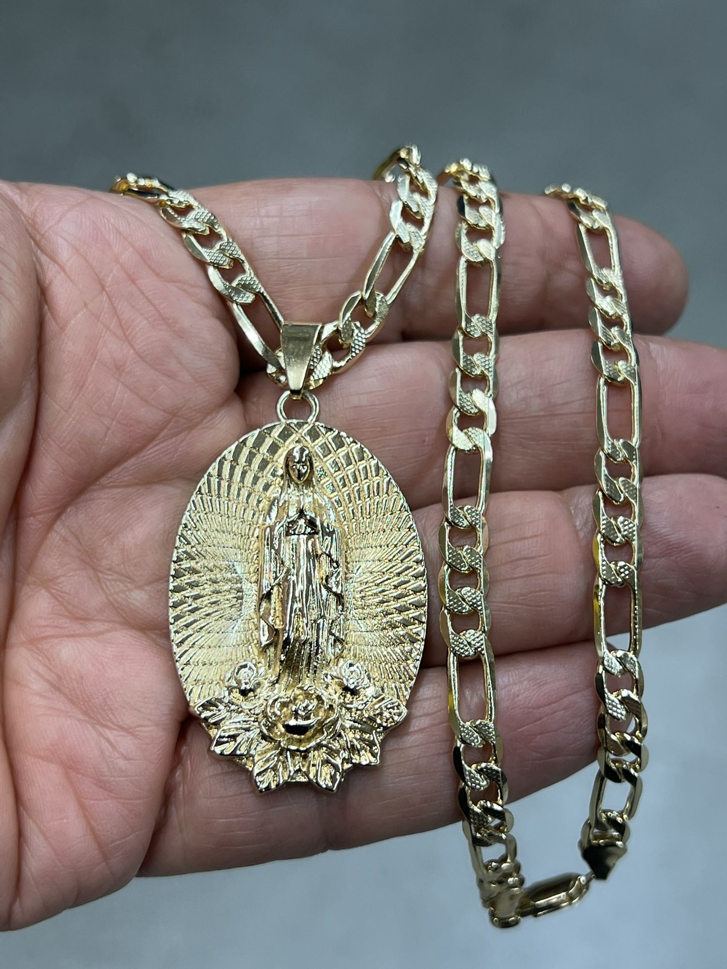 14k premium 5x gold plated Jesus pendant and Cuban necklace ✅✅✅