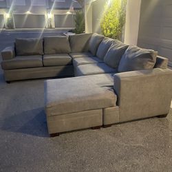 Stunning Dark gray Sectional couch In Excellent Condition - Free Delivery 🚚 