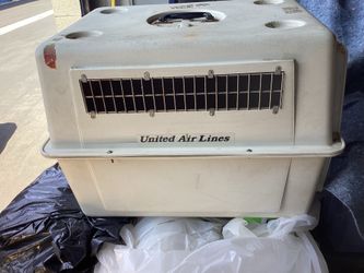 United Airlines animal carrier