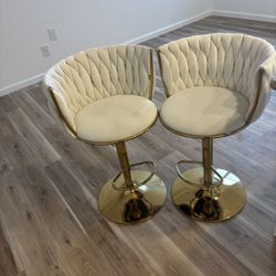 2 Bar Stools 