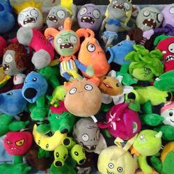 35 Plants Vs. Zombies Plushies