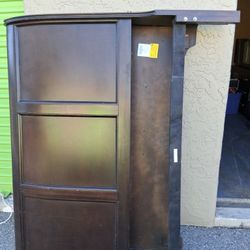 Queen And Queen Size Wooden Frame In Massachusetts