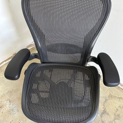 Excellent Condition Herman Miller Aeron Office Chair